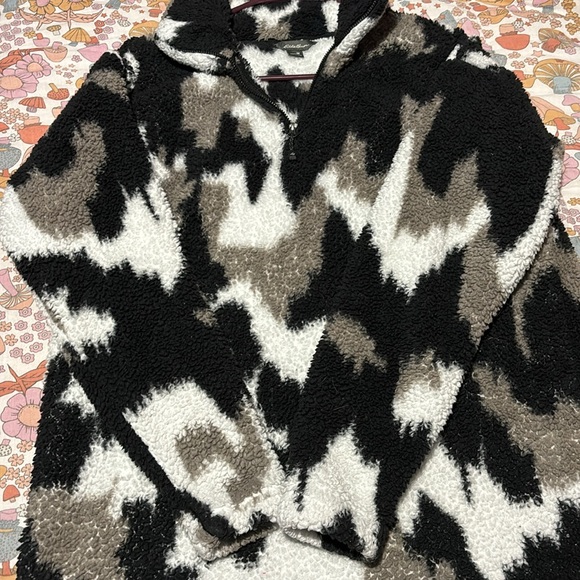 Eddie Bauer Sherpa 1/4 zip - Picture 3 of 4